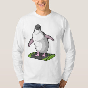 Pinguin als Snowboarder mit Snowboard T-Shirt