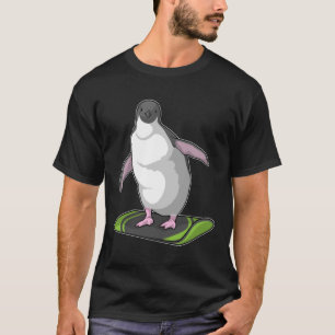 Pinguin als Snowboarder mit Snowboard T-Shirt
