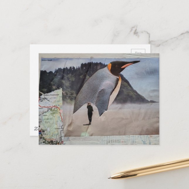 Pinguin am Strand Surrealer Collage Postkarte (Vorderseite/Rückseite Beispiel)