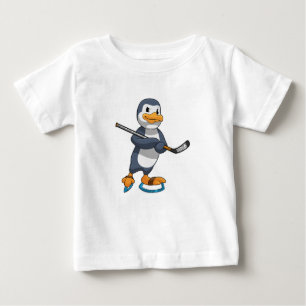 Pinguin beim Eishockey mit Eishockeyschläger Baby T-shirt