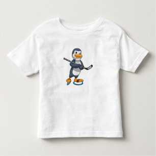 Pinguin beim Eishockey mit Eishockeyschläger Kleinkind T-shirt
