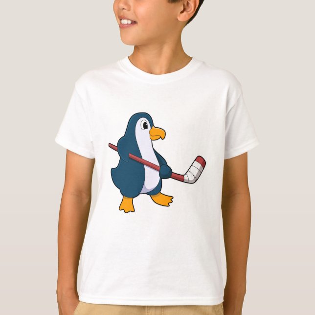 Pinguin beim Eishockey mit Eishockeyschläger T-Shirt (Vorderseite)