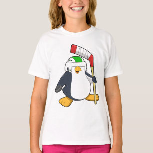 Pinguin beim Eishockey mit Eishockeyschläger T-Shirt