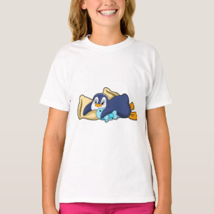 Pinguin beim Schlafen mit Kissen T-Shirt