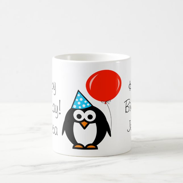 Pinguin Birthday Tasse mit Rot-Ballon und Name (Mittel)