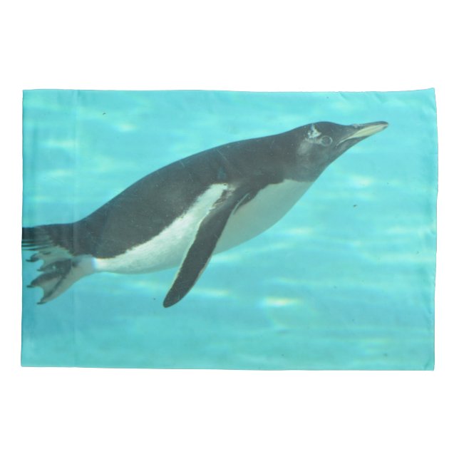 Pinguin, der Underwater schwimmt Kissenbezug (Rückseite)