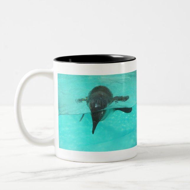 Pinguin Diving Zweifarbige Tasse (Links)