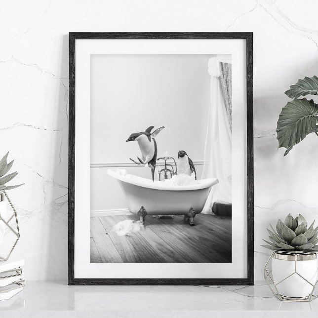 Pinguin in einer Badewanne Poster (Von Creator hochgeladen)