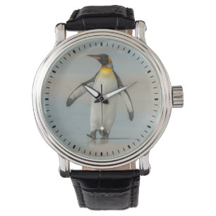 Pinguin läuft am Strand entlang Armbanduhr