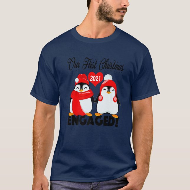 Pinguin Matching Paares Unser erstes Weihnachtsfes T-Shirt (Vorderseite)