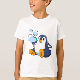 Pinguin mit Seifenblasen.PNG T-Shirt