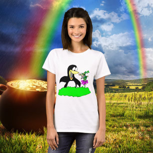 Pinguin und Leprechaun T-Shirt