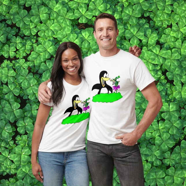 Pinguin und Leprechaun Unisex T-Shirt (Penguin and Leprechaun Unisex T-Shirt)