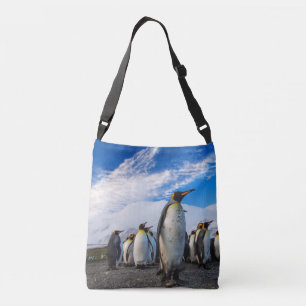 Pinguine, die den blauen Himmel marschieren Tragetaschen Mit Langen Trägern