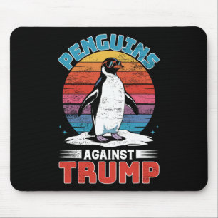 Pinguine gegen Trump Pinguin tappen gegen Tr Mousepad