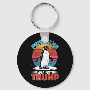 Pinguine gegen Trump Pinguin tappen gegen Tr Schlüsselanhänger