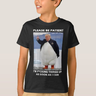 Pinguine gegen Zölle und Trumpf-Protesthänder T-Shirt