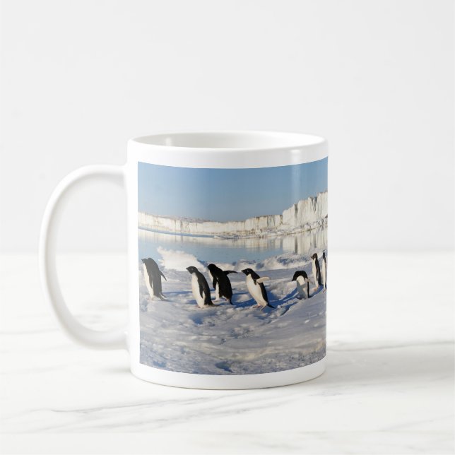 Pinguine in der Schnee-Tasse Tasse (Links)