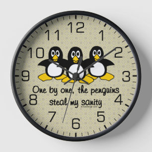 Pinguine stehlen meine Vernunft Wanduhr