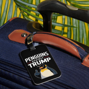 Pinguinflossen hoch Widerständige Pinguine gegen T Gepäckanhänger