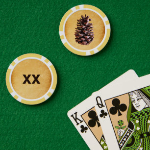Pinienzapfen auf Vintage-Papier Pokerchips
