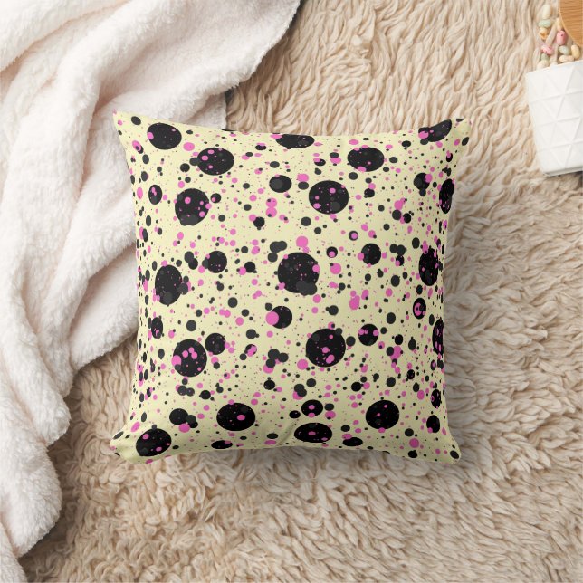 Pink and Black Polka Dot Pattern Kissen (Decke)