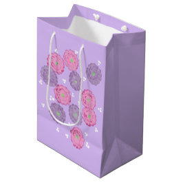Pink and Purple Flowers on Lavender Gift Bags Mittlere Geschenktüte