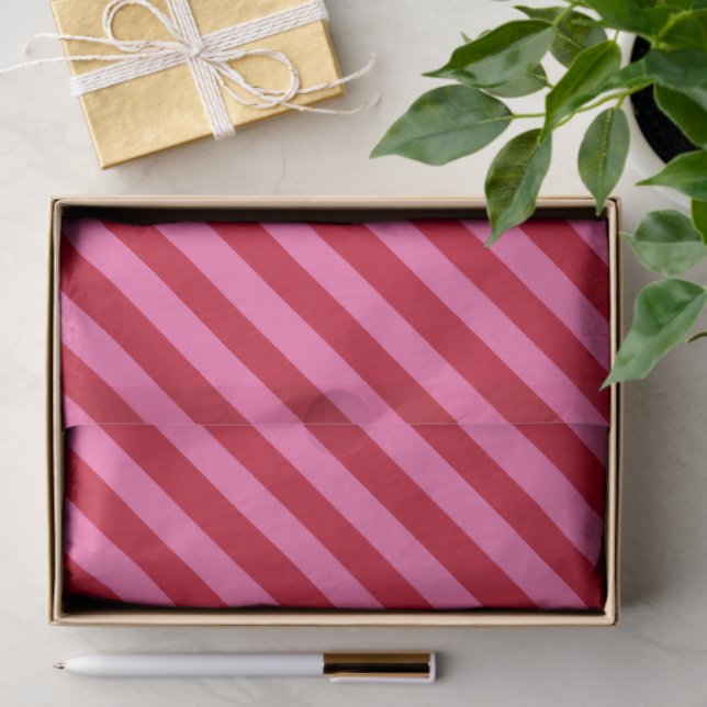 Pink and Red Christmas Peppermint Stripes  Seidenpapier (Geschenk)