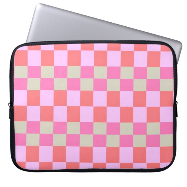 Pink and Sand Beige Retro Checkerboard Pattern Laptopschutzhülle (Vorderseite)