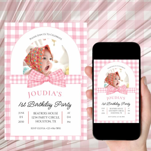 Pink and White photo Minimalist first birthday Einladung (Von Creator hochgeladen)