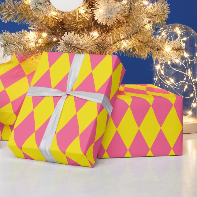 Pink and Yellow Harlequin Checkered Design  Geschenkpapier (Von Creator hochgeladen)
