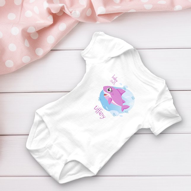 Pink Baby Girl Shark Baby Strampler (Von Creator hochgeladen)
