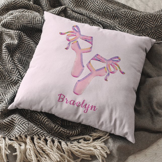 Pink Ballerina Slippers Elegante Tanzkunst Kissen (Modern Pink Ballerina Dance Shoes Throw Pillow)