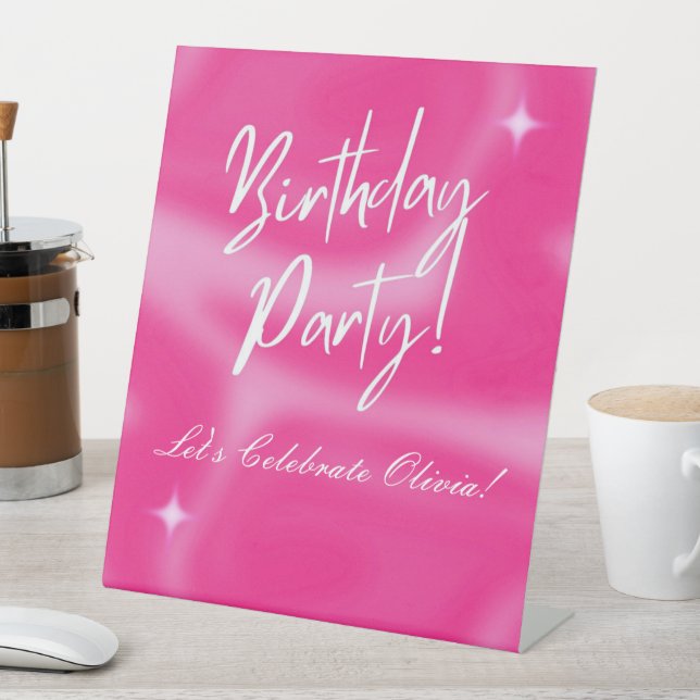 PINK BIRTHDAY PARTY WELCOME SIGN SOCKELSCHILD (In Situ)