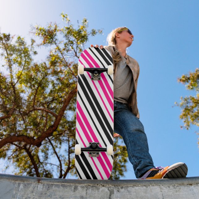 Pink Black White Stripes Pattern Design  Skateboard (Außen 1)