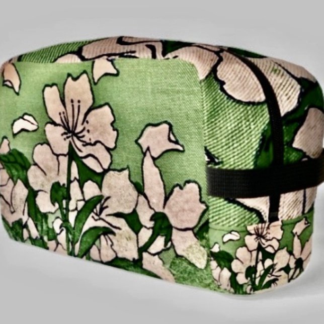 Pink Blossom Kaskade  Waschbeutel (Toiletry bag with sturdy polyester fabric with a zippered closure. 
)