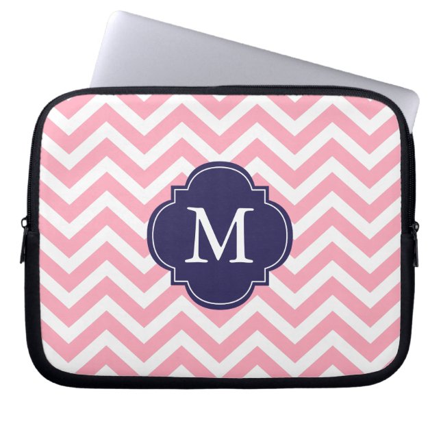 Pink & Blue Zigzags Muster Monogram Laptopschutzhülle (Vorderseite)