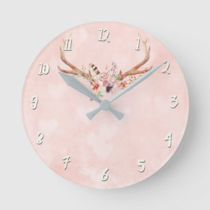 Pink Boho Chic Antlers & Feathers Rustikales Glam Runde Wanduhr
