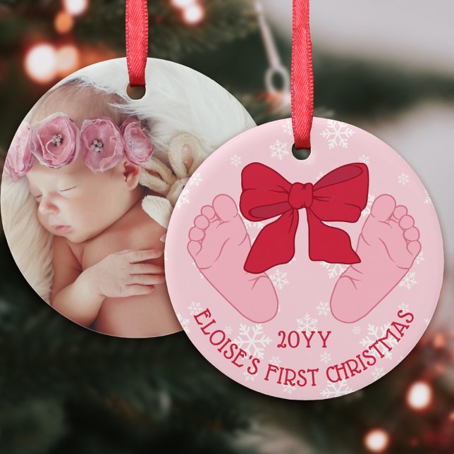 Pink Bow Baby Feet Photo Daughter First Christmas Keramik Ornament (Von Creator hochgeladen)