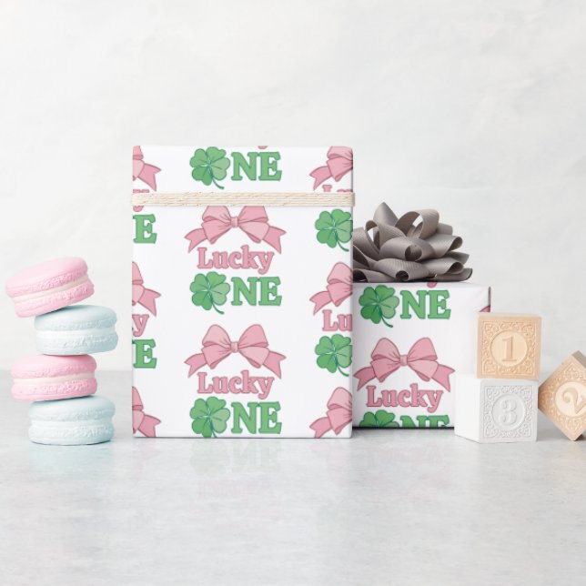 Pink Bow Clover Lucky One Girl 1st Birthday Geschenkpapier (Babyparty)