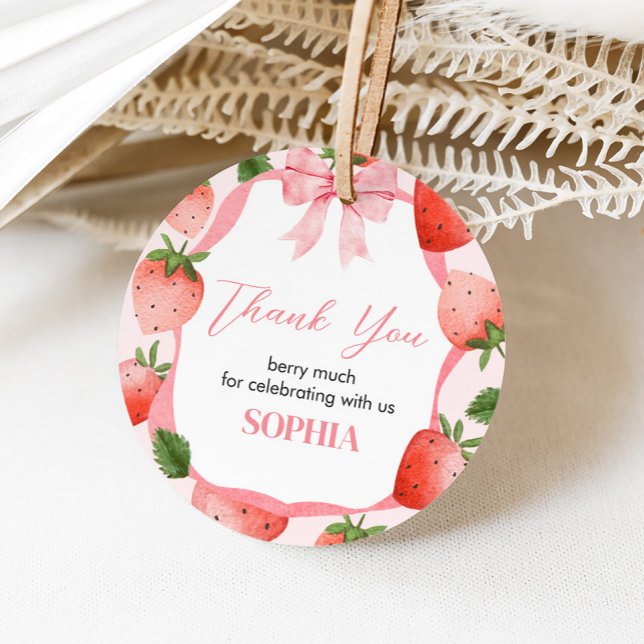 Pink Bow Strawberry Berry Erster Geburtstag Runde Geschenkanhänger (Pink Coquette Strawberry Berry First Birthday Party Round Favor Tags)