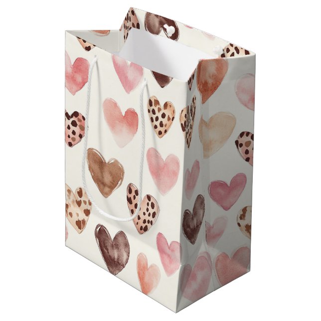Pink Brown Leopard Print Hearts Geburtstag Mittlere Geschenktüte (Vorderseite Schrägansicht)