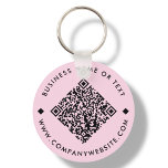 Pink | Business Custom QR Code Schlüsselanhänger<br><div class="desc">Anpassbarer QR Code Schlüsselanhänger mit rosa Hintergrund. Um einen neuen QR-Code für das Design zu generieren,  fügen Sie Ihre Website URL oder Social Media-Handle in der " Personalize this Template"-Funktion ein.</div>