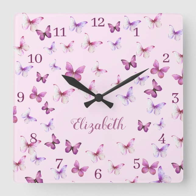 Pink Butterflies Pattern Custom Name Quadratische Wanduhr (Vorderseite)