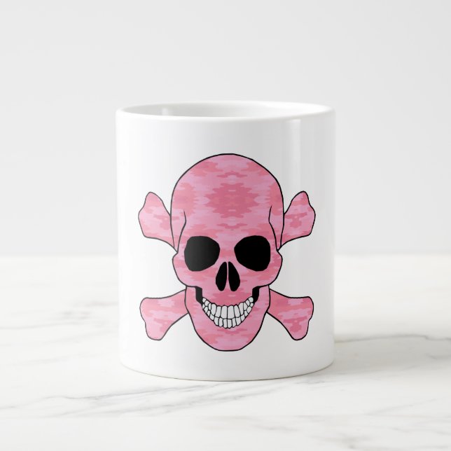 Pink Camouflage Skull and Crossbones Tasse (Vorderseite)