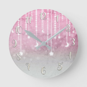 Pink Celestial Glow Stars & Moon Personalized Runde Wanduhr