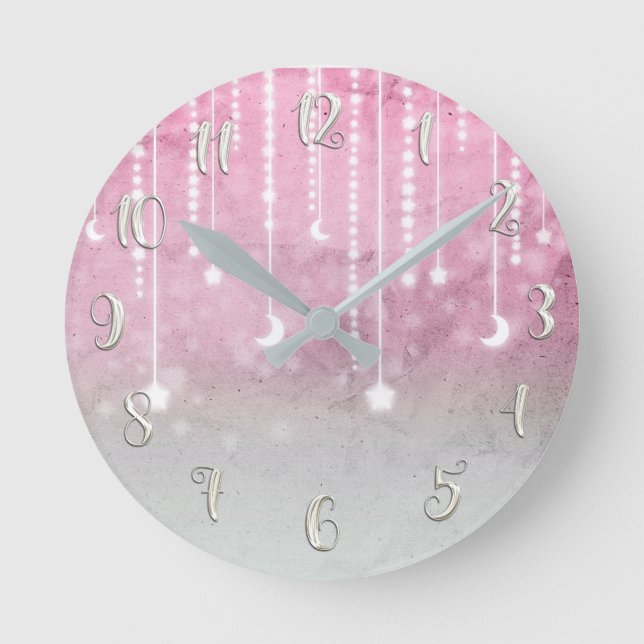 Pink Celestial Glow Stars & Moon Personalized Runde Wanduhr (Vorderseite)