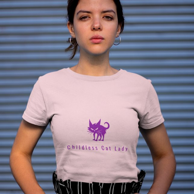 Pink Childless Cat Lady T-Shirt (Von Creator hochgeladen)