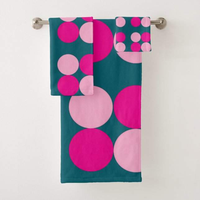 Pink Circles on Green Towel Badhandtuch Set (Insitu)