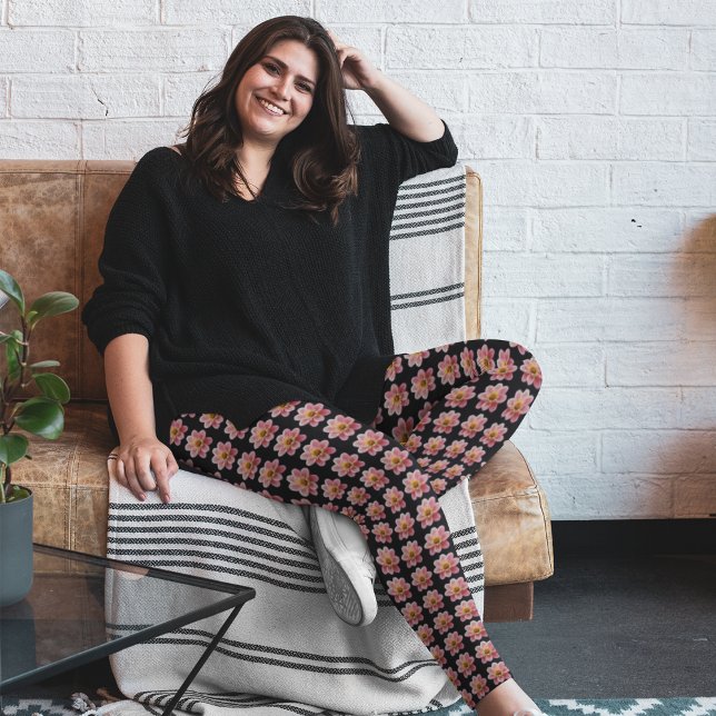 Pink Collarette Dahlia Blumenmuster auf schwarz Leggings (In Situ)